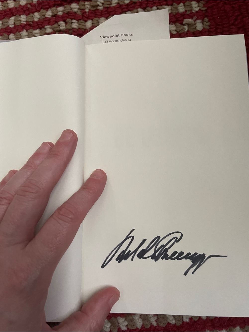 Signed First Edition. First printing. - Picture 6 of 6